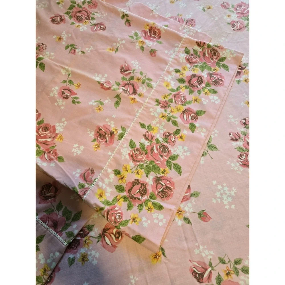 1970s Cannon Monticello American Beauty Rose Full Size Sheet Set pillow case USA